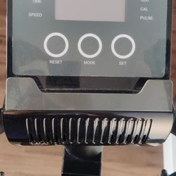 Maxkare Elliptical Machine