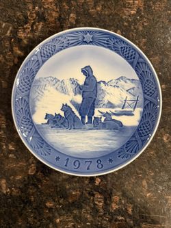 Vintage Royal Copenhagen Christmas Plate 1978 Greenland Scene