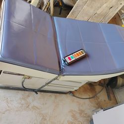 Midmark 405 Power Exam Table!! With control!! (Cheap)!! $400