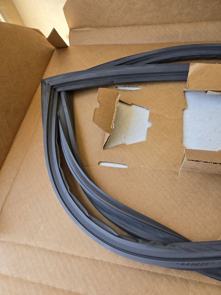 Refrigerator Gasket - NEW