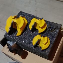  4 Router Bits & 25  Cutting Wheels  20$