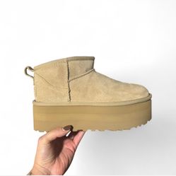 Uggs Mini 