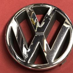 VW 98-00 Passat Front Grill Emblem 