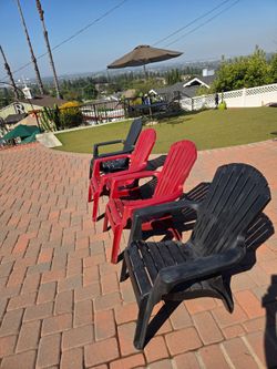 Adirondack plastic chairs  used 4pcs.