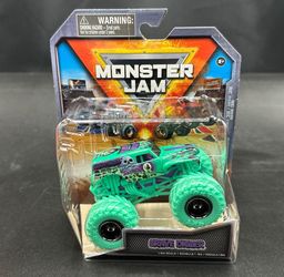 Monster Jam Grave Digger Monster Truck Series 38 1:64 Scale