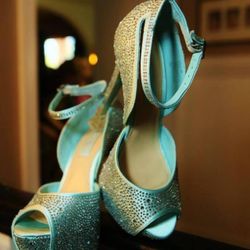 Betsy Johnson Diamond Tiffany Blue Heels, Size 6 1/2