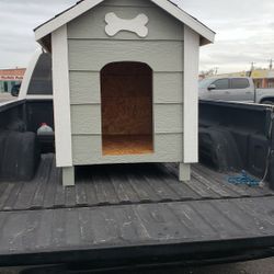 $195 Huge Dog House 36 In Wide 43 In Long 4 Ft High Pick Up In San Benito Texas