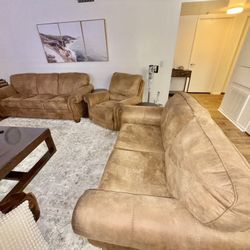 3-Piece Couch Set – Excellent Condition