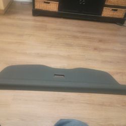 2004-2007 Volkswagen Toureag Rear Cargo Cover 