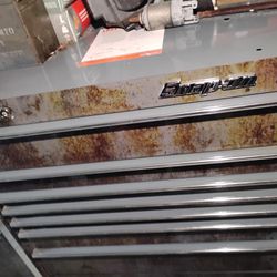 Snap on Tool Chest Roll Around Bottom With A Rust Looking Wrap On It For apperience 
