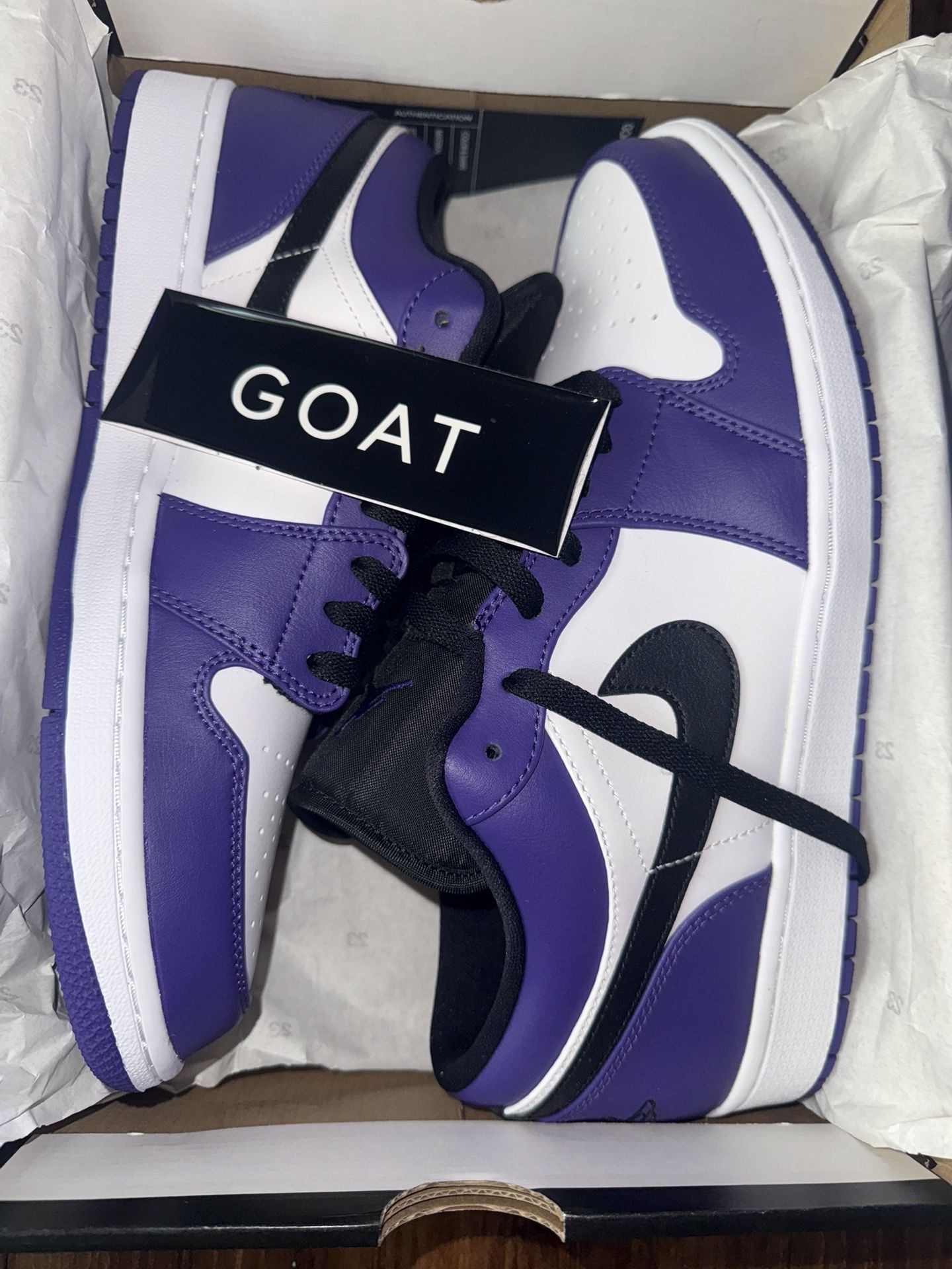 air jordan 1 low court purple size 12 ( never worn)