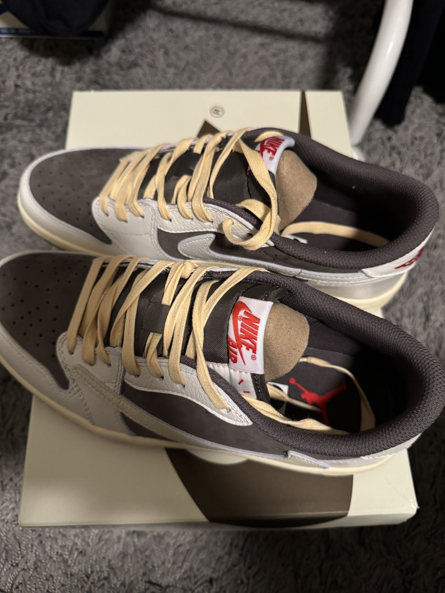Travis scott x air jordan 1 low retro reverse mocha