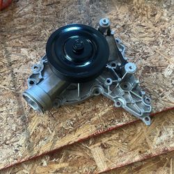 Water Pump  For 2008 - 2012  Mercedes Benz