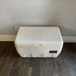 Igloo Marine Cooler (48 qt/ 45 L)