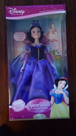 Disney's snow white porcelain doll