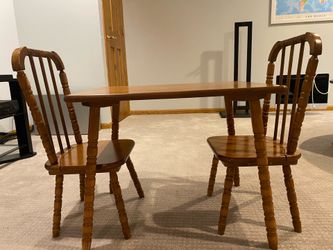 Kids tea table with two chairs