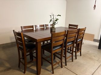 BEAUTIFUL 9pc DINING TABLE EXCELLENT SHAPE!!
