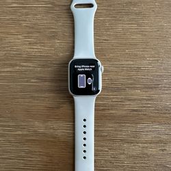 Apple Watch Series 7 (41mm) – Starlight + Sport Band – Excellent Condition