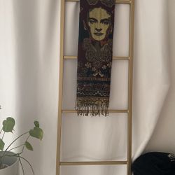 Hanging Gold Rack 