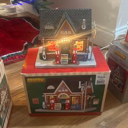 Lemax Porcelain Lighted Building (Gas Station) 