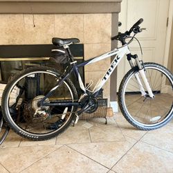 Trek 4900 Alpha Mountain Bike