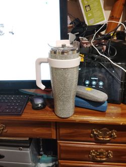 LARGE 40 OZ RHINESTONE WITH A HANDLE 