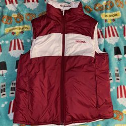 Woman's Reversible IU Columbia Puffer Vest
