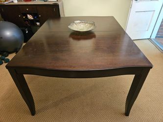 Kitchen Table w leaf extensions