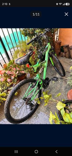 Huffy Rock Creek Bike. Bicycle  With Free Helmet  Free Lock And Free Extra Wheel