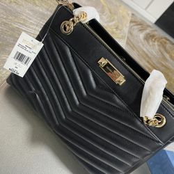 New Michael Kors Handbag Asking $185!!
