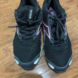 Reebok Sports Shoes For Ladies Size 9