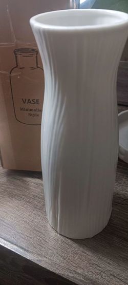 New Minimalism  vase