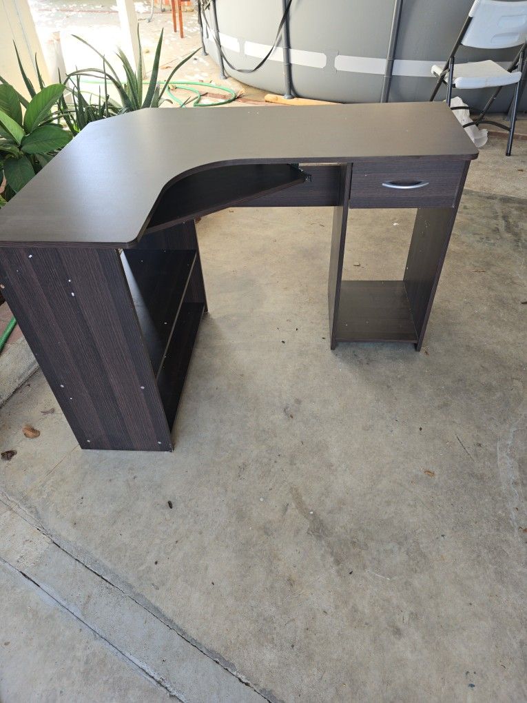 Alcove Corner Desk Brand New