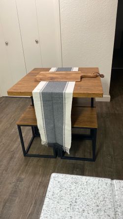 Compact Table and chairs