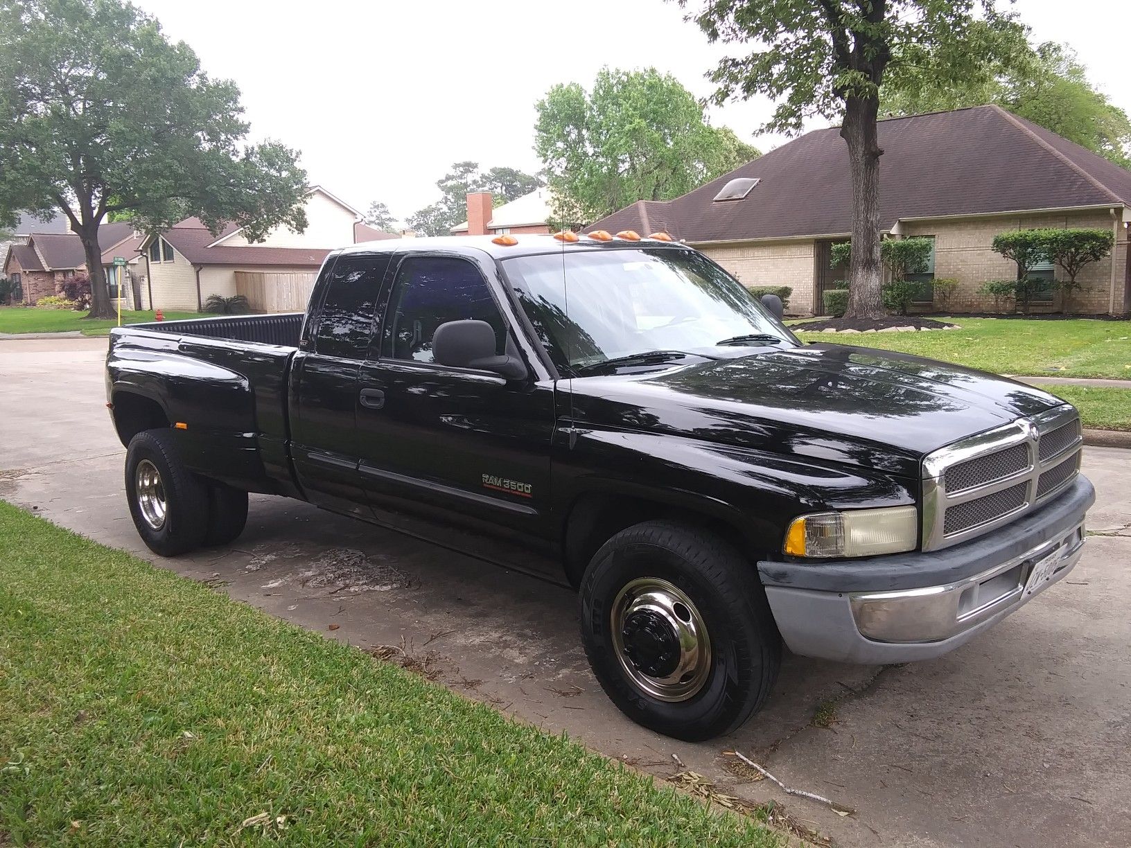Dodge dually ram diesel cummins turbo