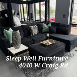 ✨️ Sectional Sofa ✨️ Furniture Sectionals, Bedrooms, Dining Avail 