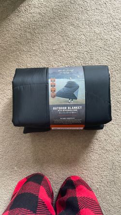 Outdoor Blanket With Detachable Hood