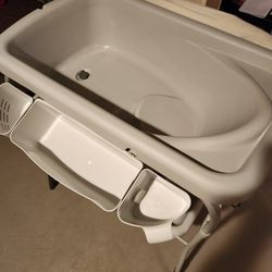 Baby Tub/Changing Table Duo 