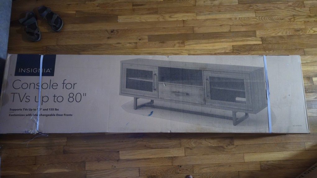 Insignia™ - TV Stand for Most TVs Up to 80" - Gray