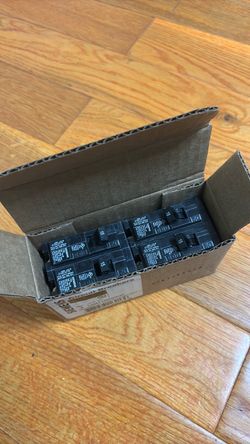 Siemens 15 Amp Circuit Breakers – Box of 4