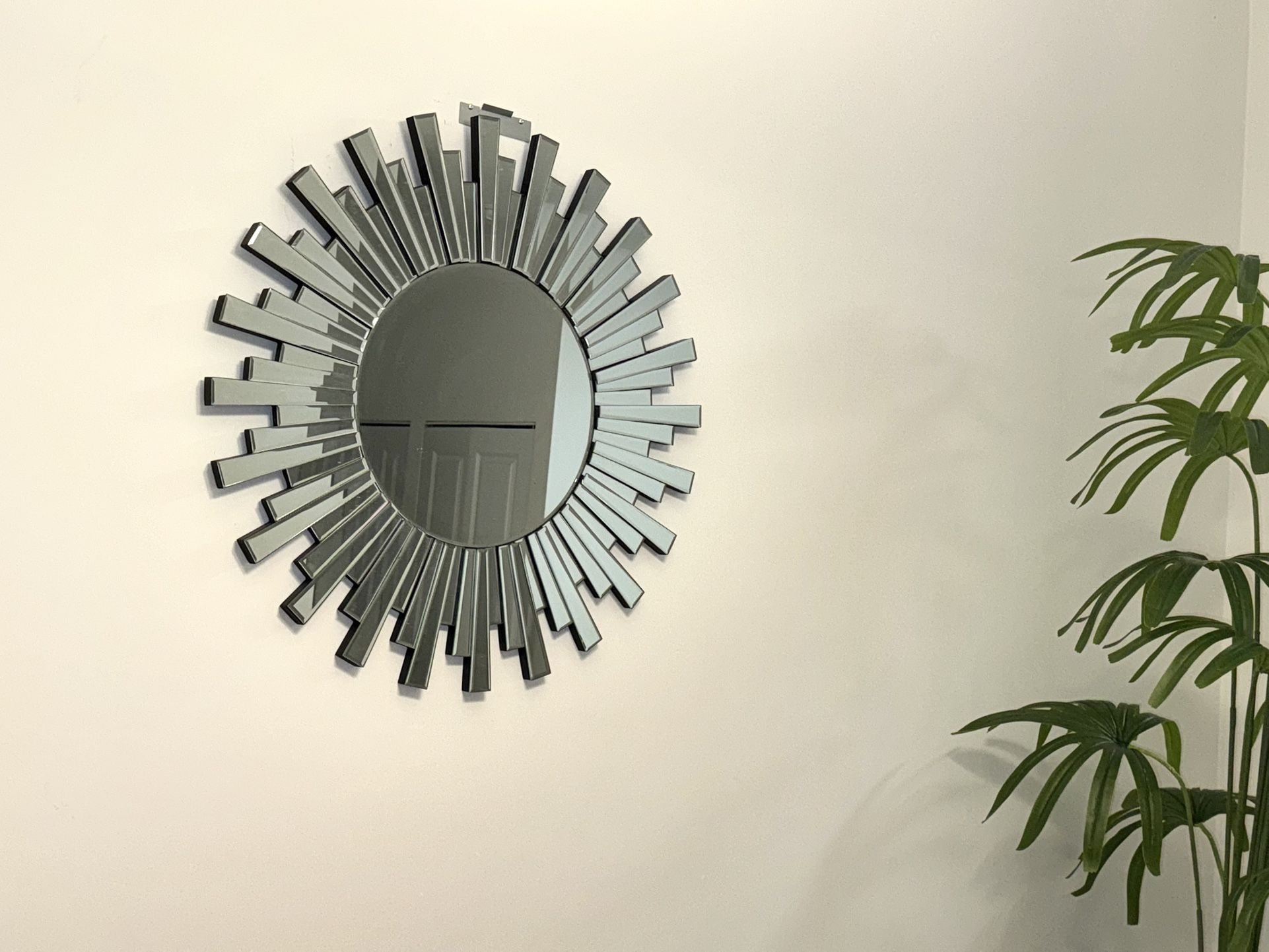 Round Sunburst Wall Mirror