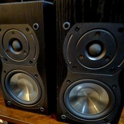 2 Phase Technology Teatro 4.5 Inch Bookshelf Speakers