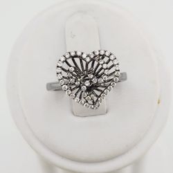18k gold vs diamond heart ring