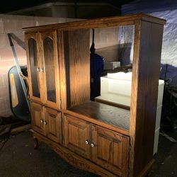 Entertainment center