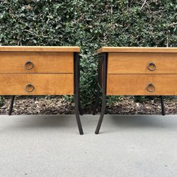 Pair of Mid Century Modern Style Nightstands/Side Table