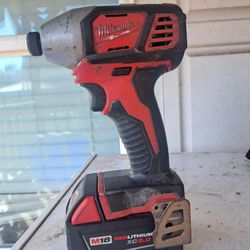 Milwaukee 1/4in Impact Driver With Battery