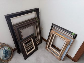 Vintage Picture Frames – Assorted Sizes & Styles (Lot of 10+)