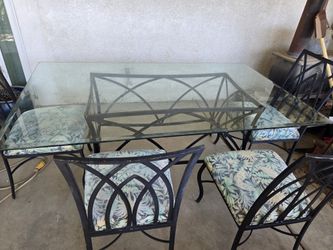 Glass Top Patio Table & Chairs 