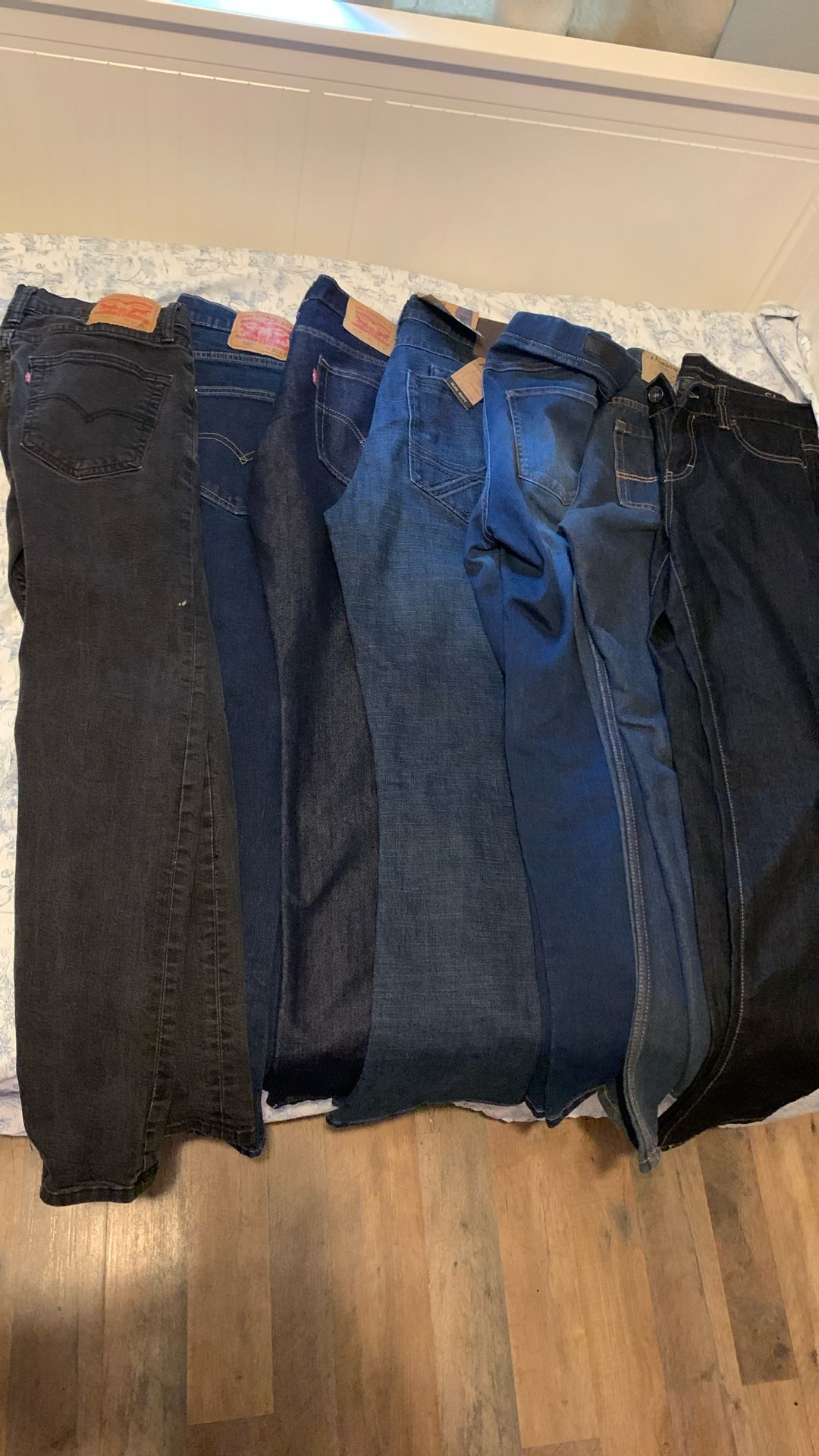 Bundle Of Levi’s, Calvin Klein Jeans Etc (6x)