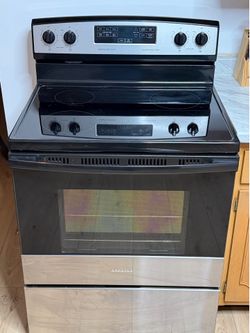 Amana Electric Range – Smooth Top Stove/Oven – Fully Functional